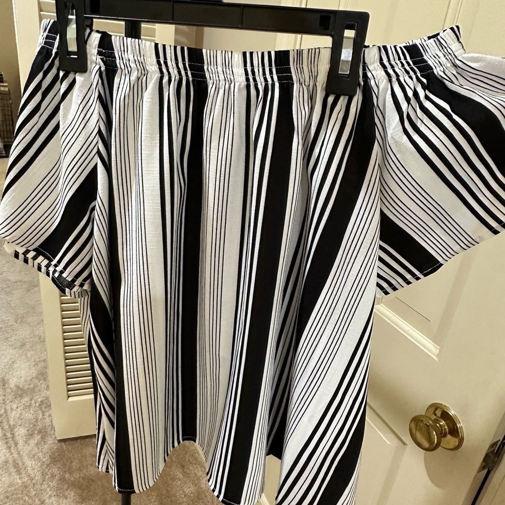 Black/White strapless top - TCEC